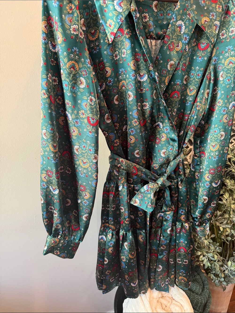 Emerald Floral Wrap Tiered Dress with Self-Tie Waist - Picture 4 of 11